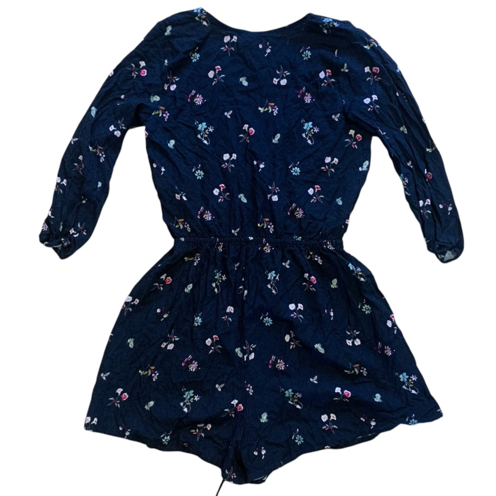 Hollister 3/4 sleeve floral romper size XS NWT - Picture 3 of 6